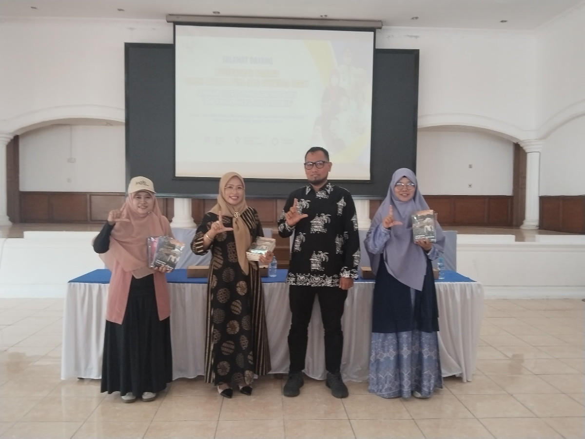 Sambut Indonesia Emas 2045, FLP Sumatra Barat Gelar Seminar Literasi Berkelanjutan dan Launching Buku di Palanta Rumah Dinas Wali Kota Padang