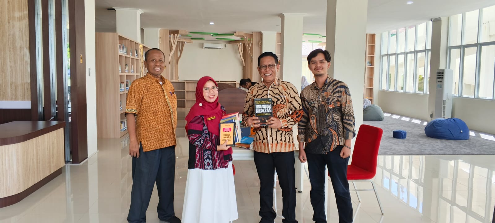 INOVASI IBU TIRI (HIBAH BUKU TINGKATKAN LITERASI)